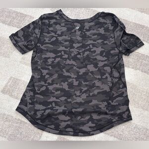 Lululemon | Women's Camo Athletic Shirt